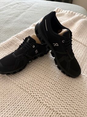 On Running Men's Cloud Athletic Shoes - Black